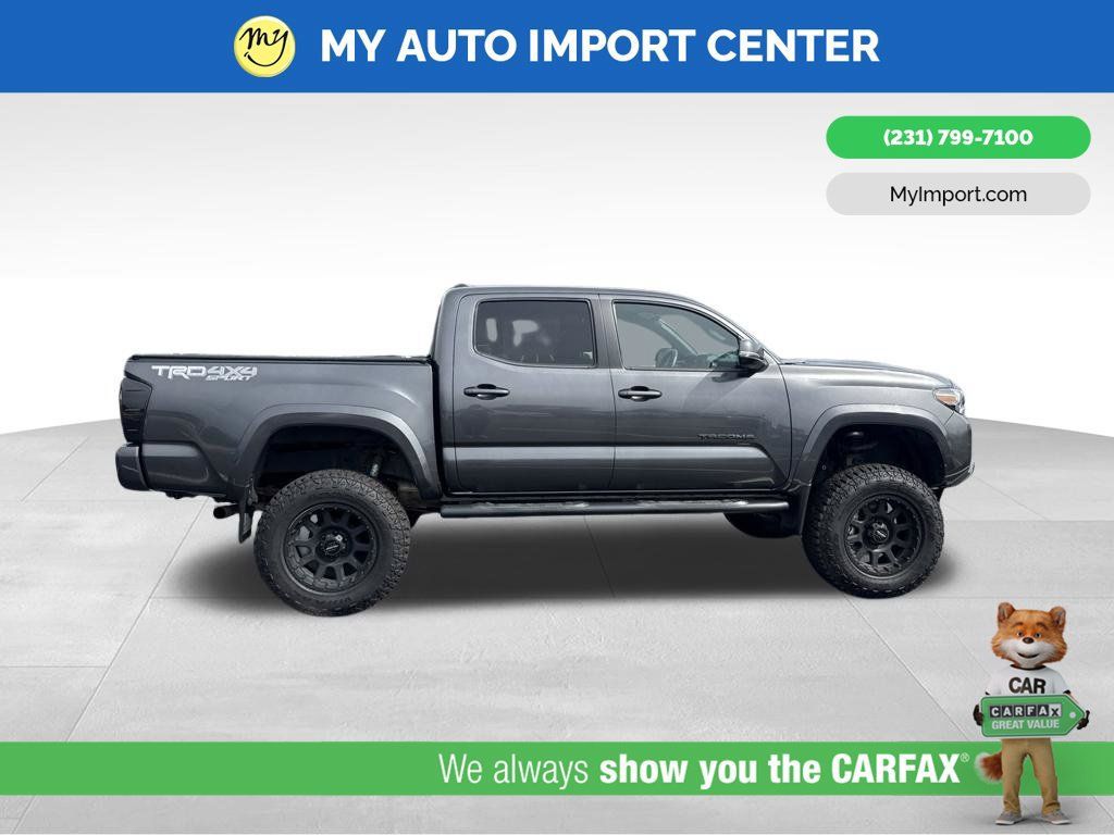 Used 2018 Toyota Tacoma TRD Sport AWD/4WD image 8