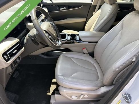 Used 2022 Lincoln Nautilus FWD w/ Premium Package image 11