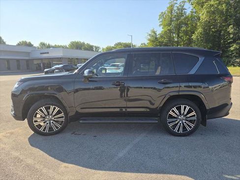 Certified 2025 Lexus LX 600 4WD w/ Appearance Package image 5