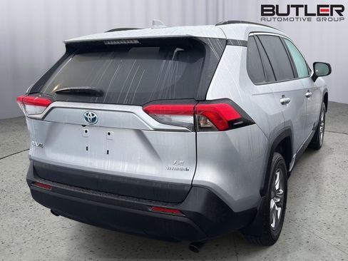 Used 2024 Toyota RAV4 LE AWD/4WD image 8