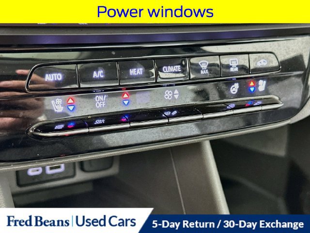 Used 2022 Chevrolet Bolt EUV Premier w/ Sun & Sound Package FWD image 19