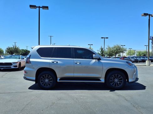 Used 2023 Lexus GX 460 Premium w/ Accessory Package AWD/4WD image 7