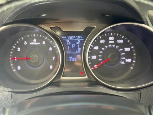 Used 2012 Hyundai Veloster w/ Style Pkg FWD image 12
