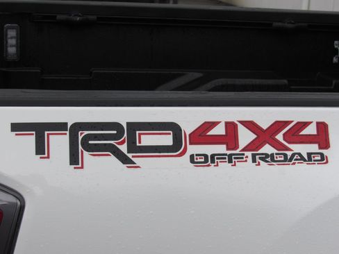 Certified 2023 Toyota Tacoma TRD Off-Road w/ Black Out Package (TMS) AWD/4WD image 12