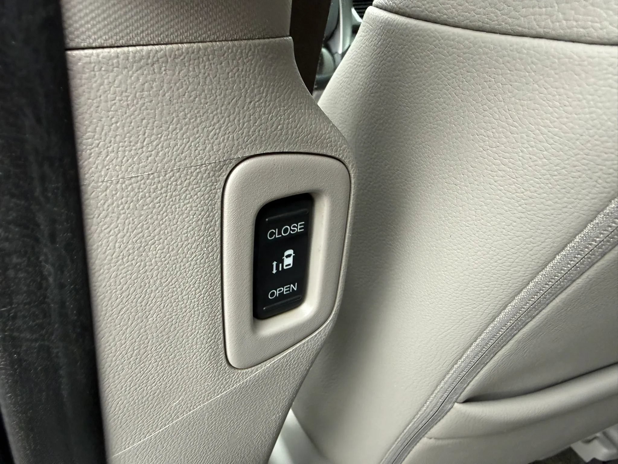 Used 2015 Honda Odyssey EX-L image 32
