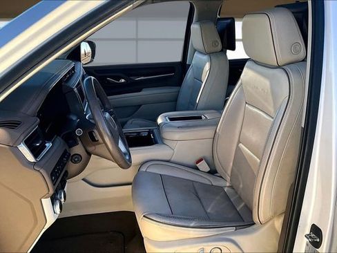 Used 2021 GMC Yukon Denali w/ Denali Premium Package image 25