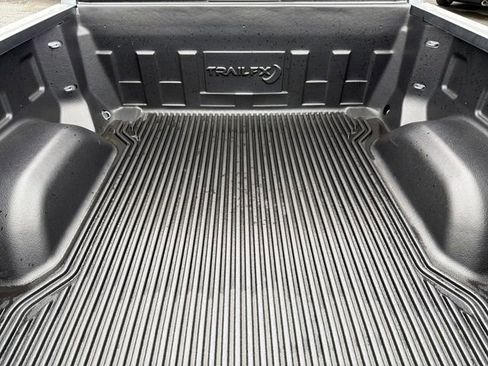 Certified 2025 Chevrolet Silverado 1500 LT w/ Convenience Package II image 5