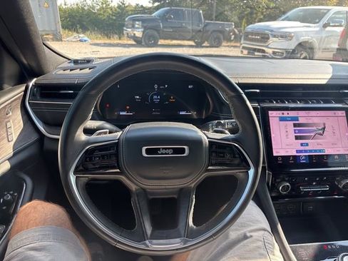 Used 2021 Jeep Grand Cherokee L Overland w/ Luxury Tech Group IV image 12