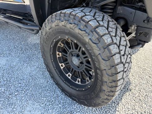 Used 2012 Toyota Tundra 4x4 CrewMax w/ SR5 Pkg image 13