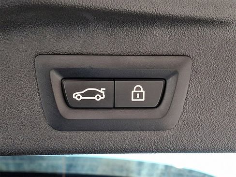 Used 2023 BMW X7 xDrive40i w/ M Sport Package image 28