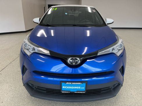 Used 2018 Toyota C-HR XLE image 2