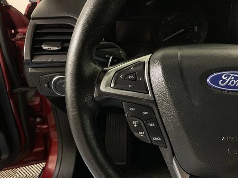 Used 2018 Ford Fusion SE w/ Equipment Group 201A FWD image 27
