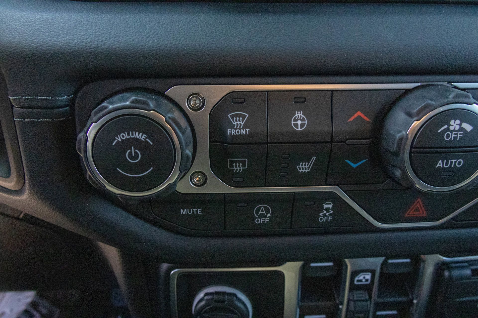 New 2027 Jeep Wrangler Unlimited Sahara AWD/4WD image 19
