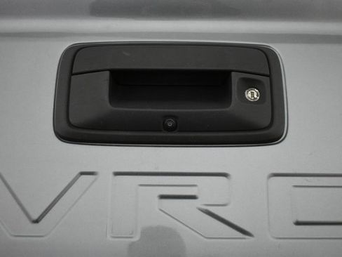 Used 2022 Chevrolet Colorado LT w/ LT Convenience Package image 39