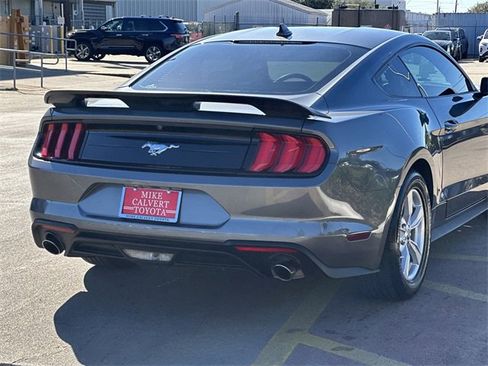 Used 2022 Ford Mustang Coupe image 7
