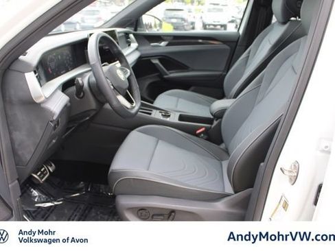 New 2026 Volkswagen Tiguan SE R-Line AWD/4WD image 10