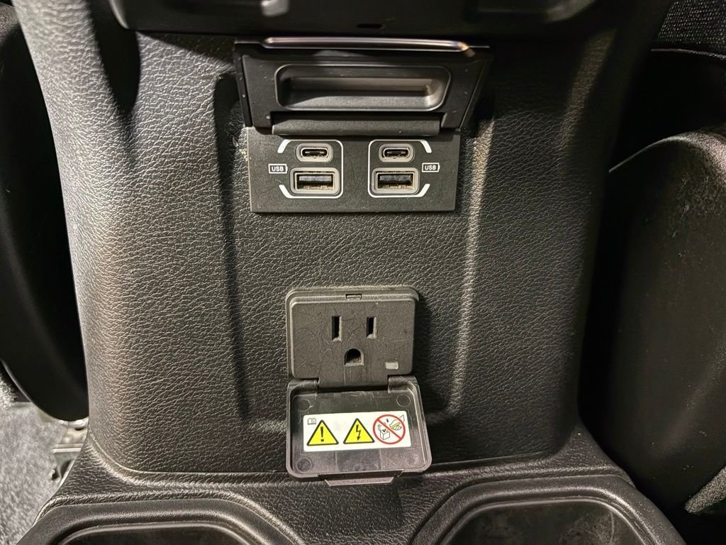 Used 2025 Jeep Wrangler Unlimited Rubicon AWD/4WD image 35