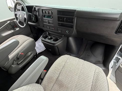 Used 2025 Chevrolet Express 3500 LT w/ LT Preferred Equipment Group RWD image 33