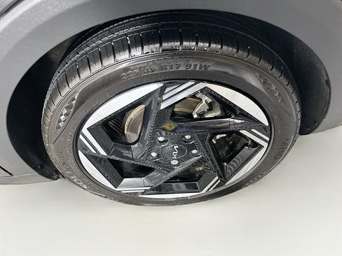 Used 2025 Kia K4 EX image 11