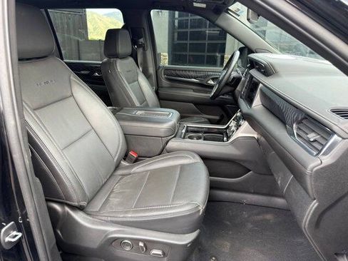 Used 2023 GMC Yukon XL Denali AWD/4WD image 14