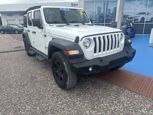 Used 2018 Jeep Wrangler Unlimited Sport S AWD/4WD image 3