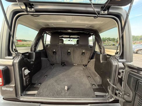 Used 2019 Jeep Wrangler Unlimited Sport S AWD/4WD image 22