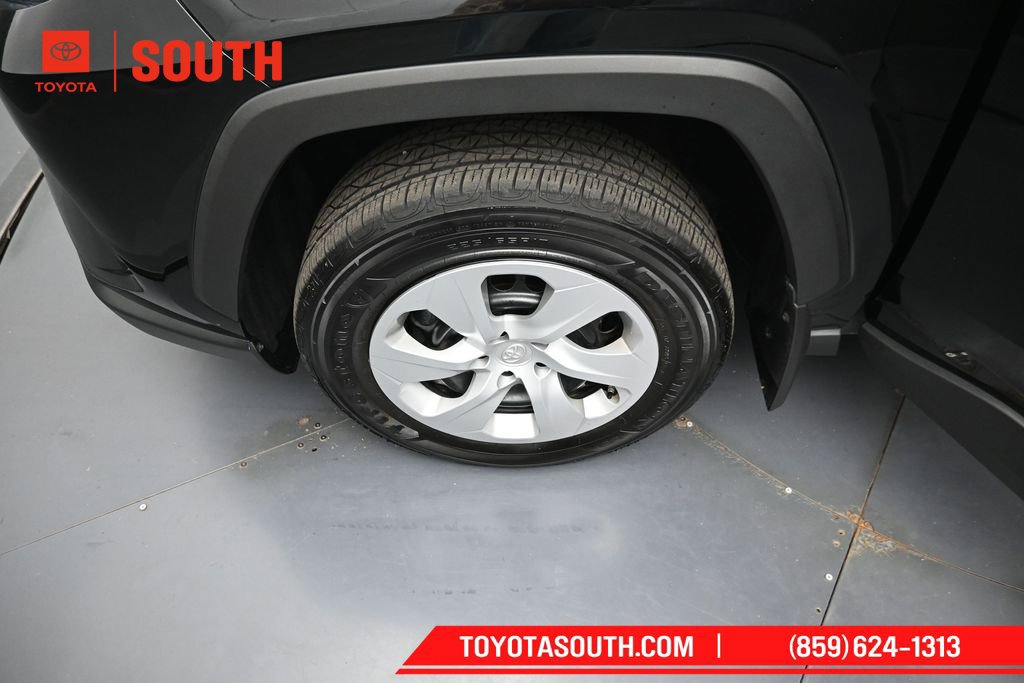 Certified 2025 Toyota RAV4 LE AWD/4WD image 33