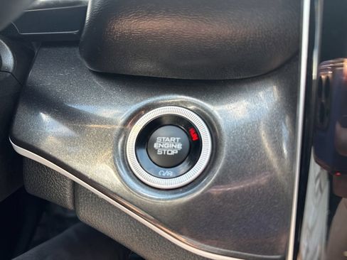 Used 2023 Jeep Grand Cherokee L Laredo AWD/4WD image 33