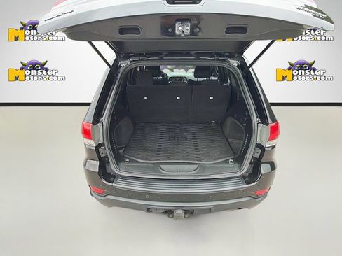 Used 2018 Jeep Grand Cherokee Laredo w/ All-Weather Capability Group AWD/4WD image 28