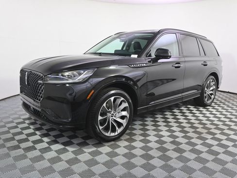 New 2026 Lincoln Aviator AWD w/ Jet Appearance Package image 2