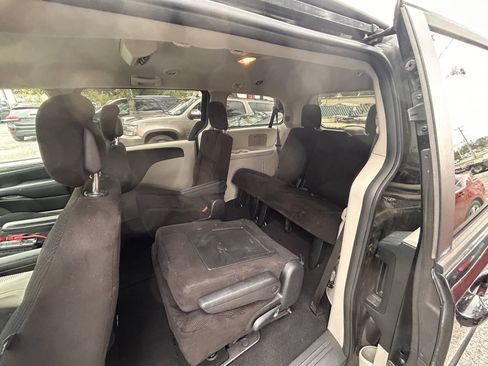 Used 2014 Dodge Grand Caravan SXT FWD image 9