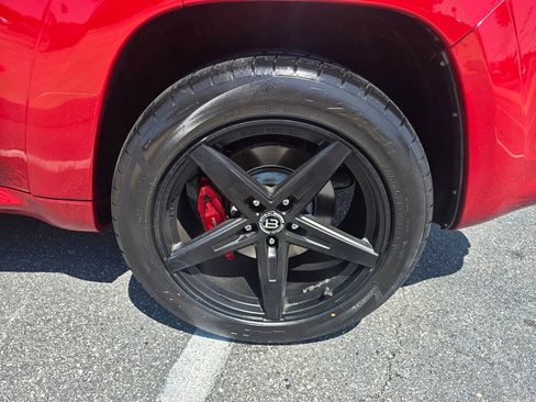 Used 2014 Jeep Grand Cherokee SRT8 w/ Luxury Group II AWD/4WD image 11