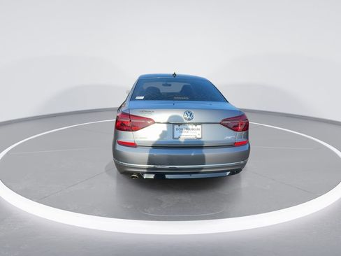 Used 2017 Volkswagen Passat 1.8T R-Line image 7