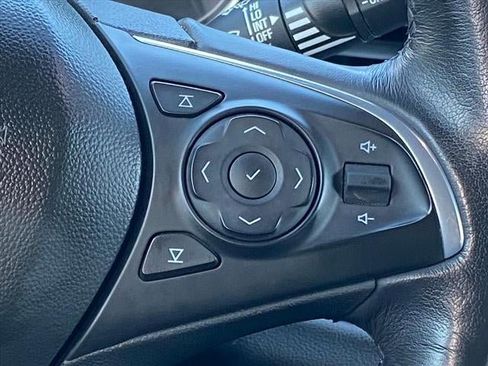 Used 2021 Buick Enclave Essence w/ LPO, Touring Package image 9