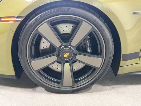 Certified 2026 Porsche 911 Carrera GTS RWD image 39
