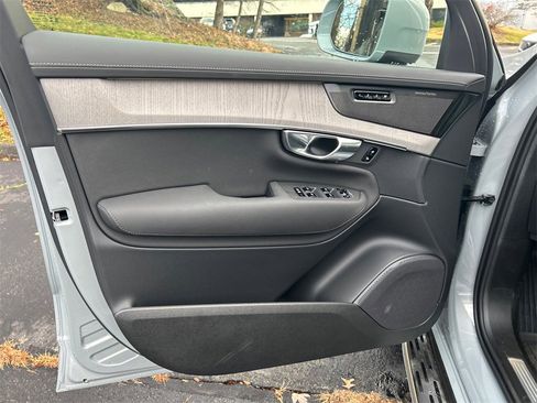 New 2026 Volvo XC90 B6 Ultra w/ Protection Package image 9