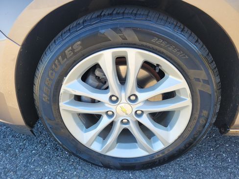 Used 2018 Chevrolet Malibu LT image 12