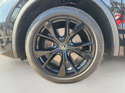 Used 2023 Volkswagen Tiguan SEL R-Line image 41