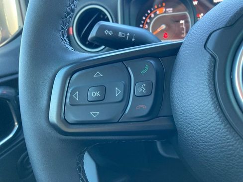 Used 2025 Jeep Wrangler Unlimited Rubicon image 14