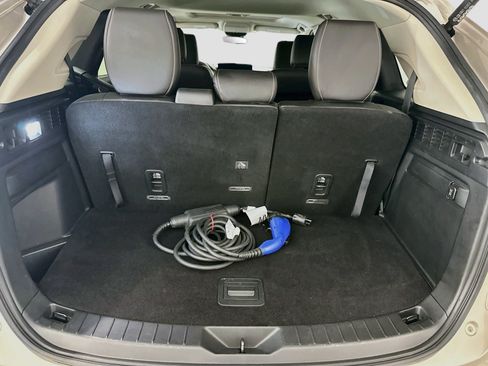 Used 2025 MAZDA CX-90 Plug-In Hybrid w/ Preferred AWD/4WD image 32