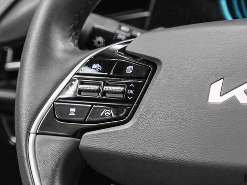 Used 2023 Kia Niro EX Touring FWD image 21