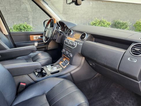 Used 2015 Land Rover LR4 HSE AWD/4WD image 8