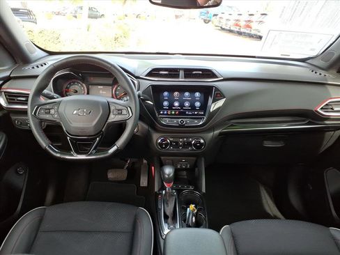 Used 2023 Chevrolet TrailBlazer RS w/ Sun and Liftgate Package image 16