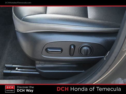 Used 2024 Chevrolet Trax ACTIV w/ Sunroof Package FWD image 17
