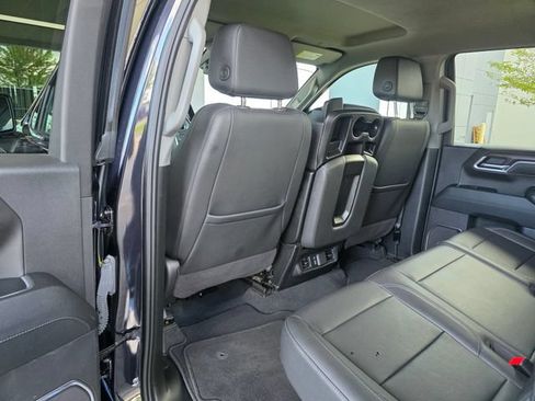 Used 2025 GMC Sierra 1500 SLT AWD/4WD image 17