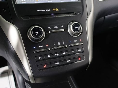 Used 2017 Lincoln MKC Premiere image 38