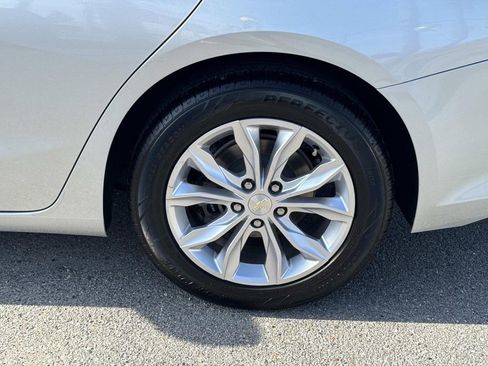 Certified 2020 Chevrolet Malibu LT FWD image 4