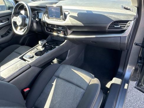 Used 2024 Nissan Rogue SV image 10