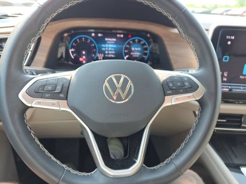 Used 2025 Volkswagen Atlas SE FWD image 48