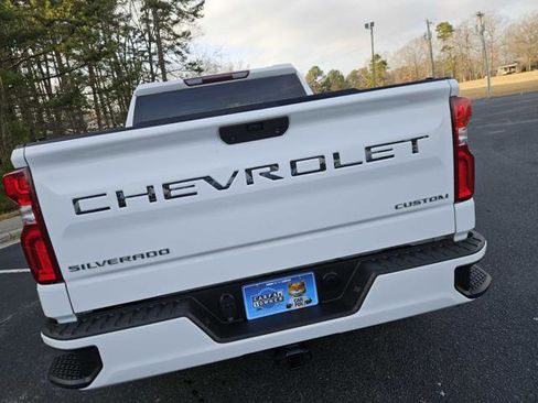 Used 2020 Chevrolet Silverado 1500 Custom w/ Custom Value Package image 4